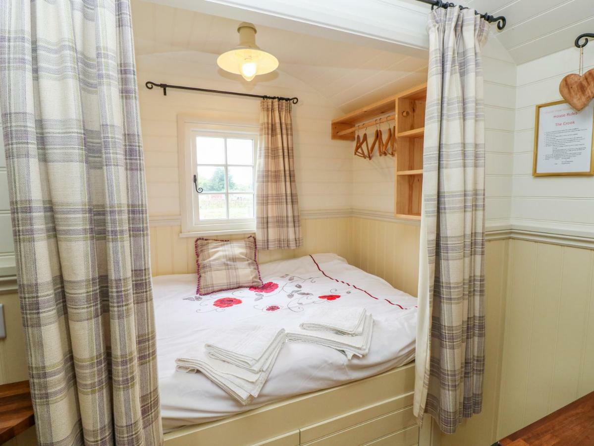 Shepherds Hut - The Crook Milford Haven Eksteriør billede